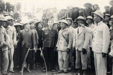 Bác Hồ với công tác thủy lợi qua một số tài liệu ảnh tại Trung tâm Lưu trữ  quốc gia III